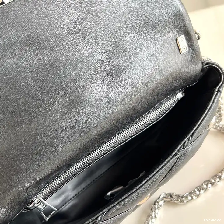 Fashionrepsfam ru LV 2405YA0008 Bags 0715